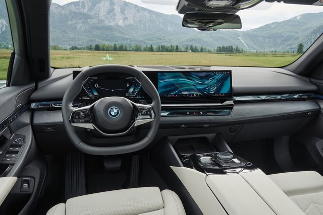 ▲BMW 530e 실내(사진=BMW)