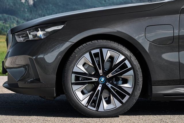 ▲BMW 530e(사진=BMW)