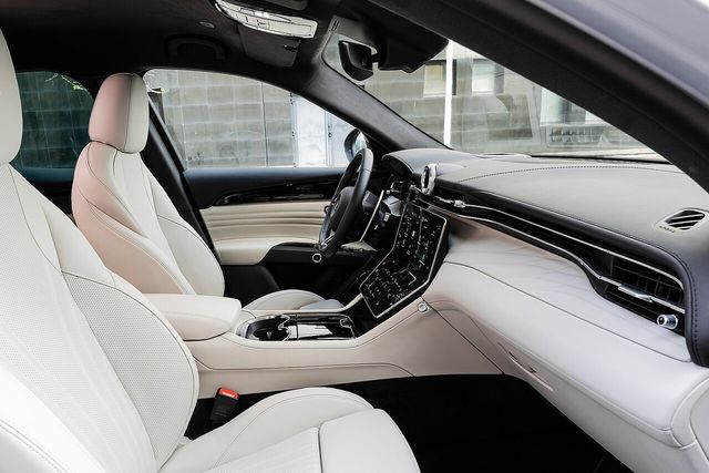 ▲마세라티 그레칼레 실내(사진=마세라티)