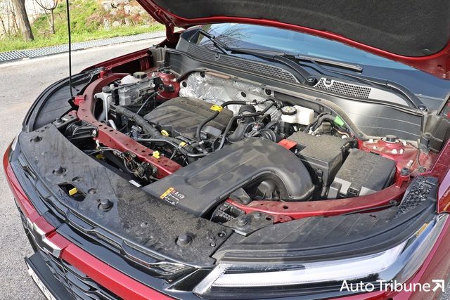 ▲1.2L 직렬 3기통 터보 엔진은 낮은 배기량이 무색한 성능을 발휘한다(사진=최현진 기자)