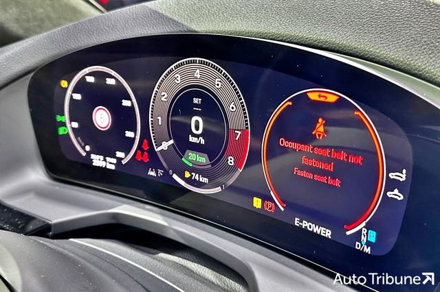 ▲포르쉐 신형 파나메라 터보 E-하이브리드 계기판(사진=신동빈 기자)