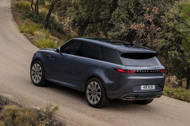 ▲랜드로버 레인지로버 스포츠 P550e(사진=랜드로버)