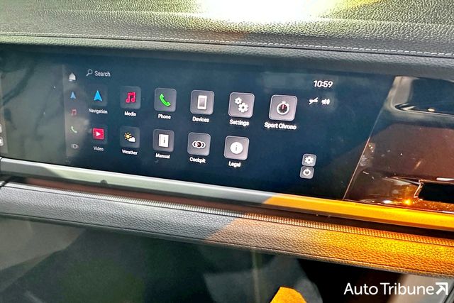 ▲포르쉐 신형 파나메라 터보 E-하이브리드 조수석 디스플레이(사진=신동빈 기자)