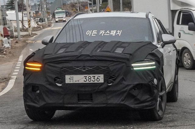 ▲제네시스 GV70 부분 변경 모델 스파이샷(사진=네이버 블로그 '이든')
