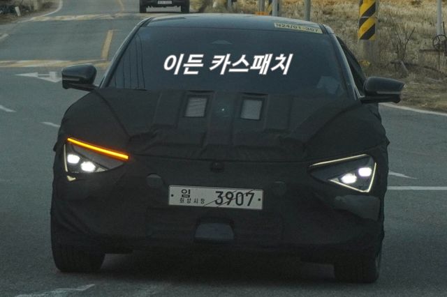 ▲기아 EV6 부분 변경 모델 스파이샷(사진=네이버 블로그 '이든')