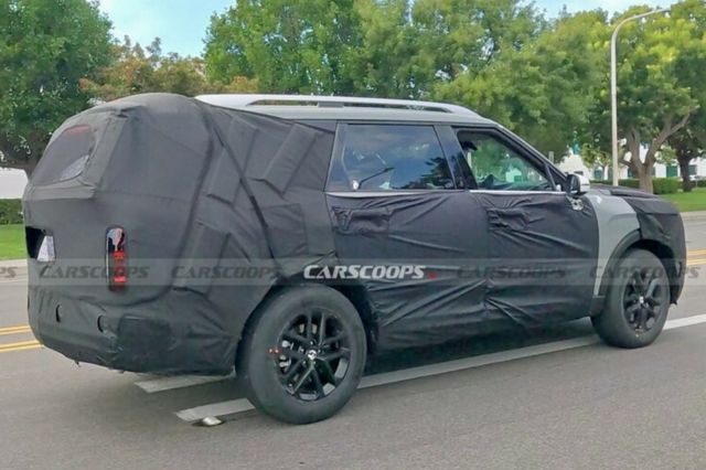 ▲현대 신형 팰리세이드 스파이샷(사진=Carscoops)