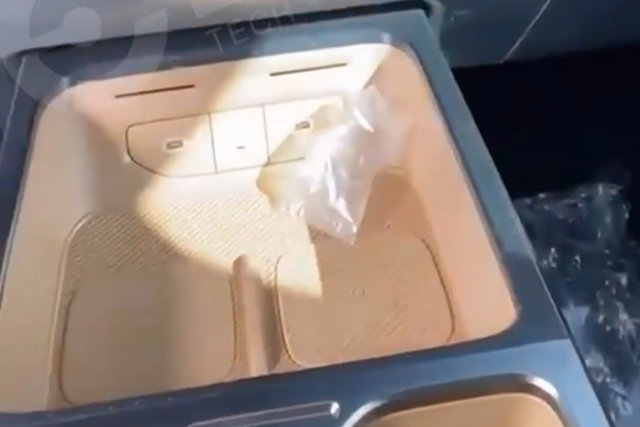 ▲기아 타스만 듀얼 무선 충전 패드(사진=EFTM)