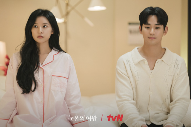▲김지원, 김수현 (사진=tvN '눈물의 여왕')
