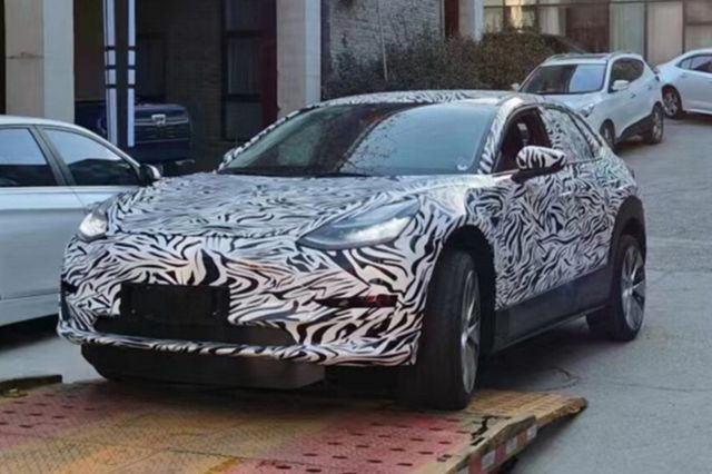 ▲2023년 2월 중국에서 포착된 저가형 테슬라 테스트뮬(사진=오토스파이넷)