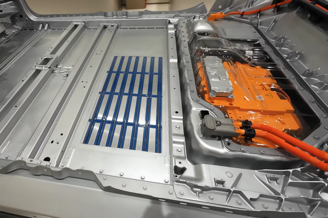 ▲참고사진, CATL 기린 3.0 셀투팩 배터리(사진=유튜브 '모트라인')