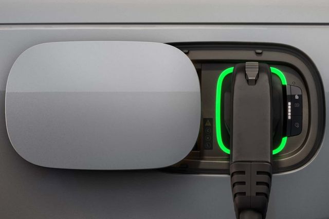 ▲랜드로버 레인지로버 EV 충전 포트(사진=랜드로버)