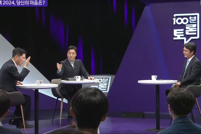 ▲MBC 100분 토론 출연한 김진 전 중앙일보 논설위원과 유시민 전 노무현재단 이사장 (사진=유튜브 MBC100분 토론)