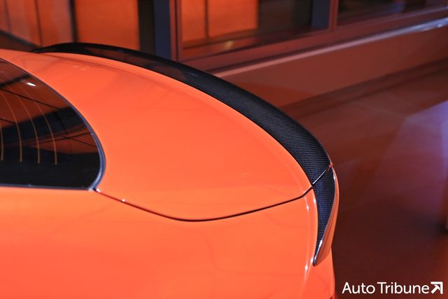 ▲제네시스&nbsp;G80 마그마 스페셜 트렁크에 부착된 카본 립스포일러(사진=양봉수 기자)