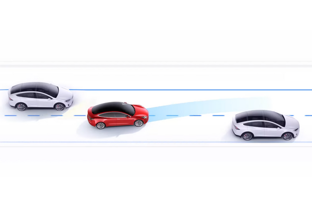 ▲테슬라 자동 차선 변경 기능 소개 장면(사진=테슬라)