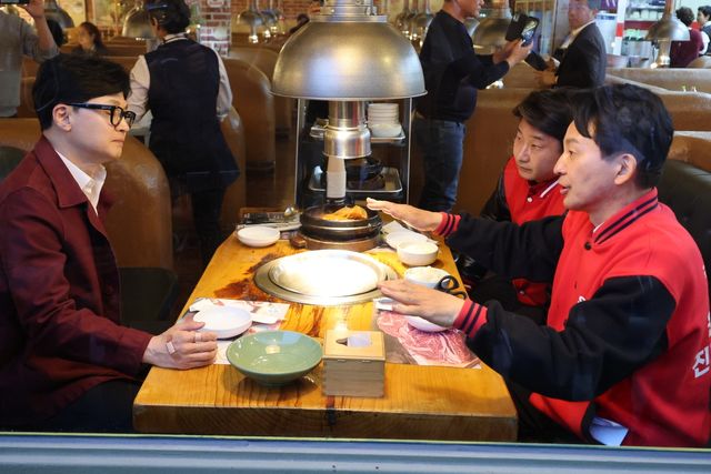 ▲한동훈 국민의힘 총괄선대위원장 (왼쪽), 이천수 전 국가대표 축구선수, 원희룡 국민의힘 계양을 후보 (오른쪽) (사진=연합뉴스)