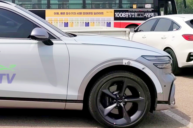 ▲제네시스 신형 GV70 스포츠 패키지 21인치 휠(사진=유튜브 '힐러티비')