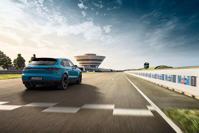 ▲포르쉐 7인승 전기차 K1 테스트뮬(사진=carscoops)