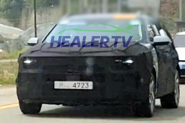 ▲현대 신형 넥쏘 테스트뮬 스파이샷(사진=유튜브 '힐러티비')