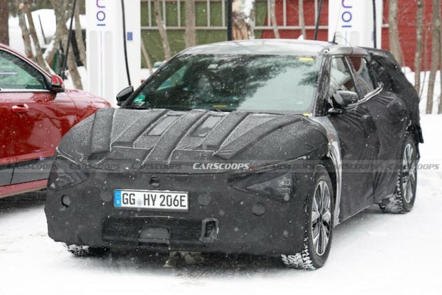 ▲포착된 EV6 테스트카(사진=carscoops)