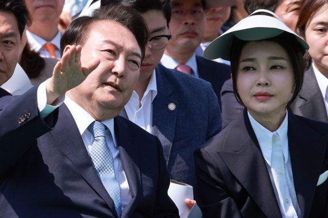 ▲사리 반환 기념식 참석한 윤석열 대통령과 김건희 여사 (사진=연합뉴스)