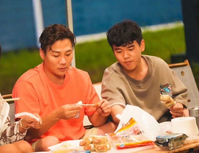 ▲가수 윤민수와 아들 윤후(사진=윤민수 인스타그램)