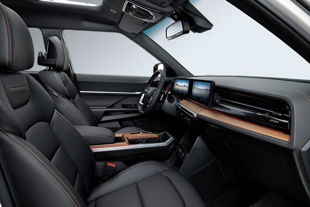 ▲KG모빌리티 토레스 EVX 택시(사진=KG모빌리티)