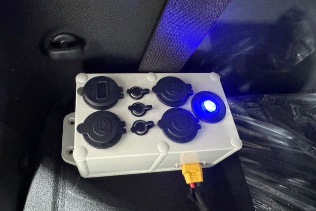 ▲FC9 카니발에 있는 배터리(사진=패밀리카라반)