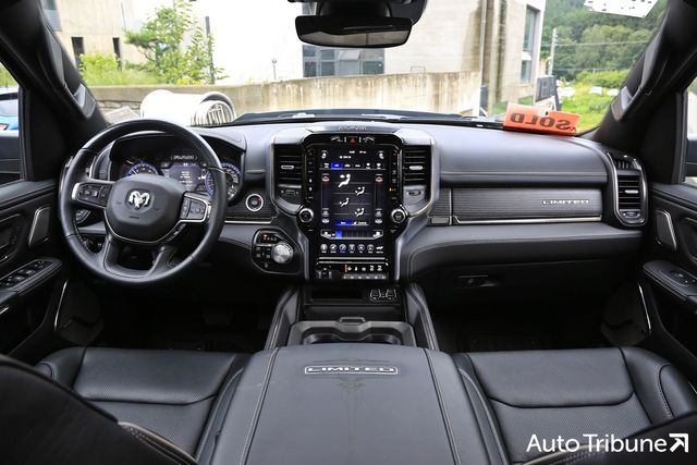 ▲램 1500 리미티드 블랙 어피어런스 패키지 실내(사진=양봉수 기자)