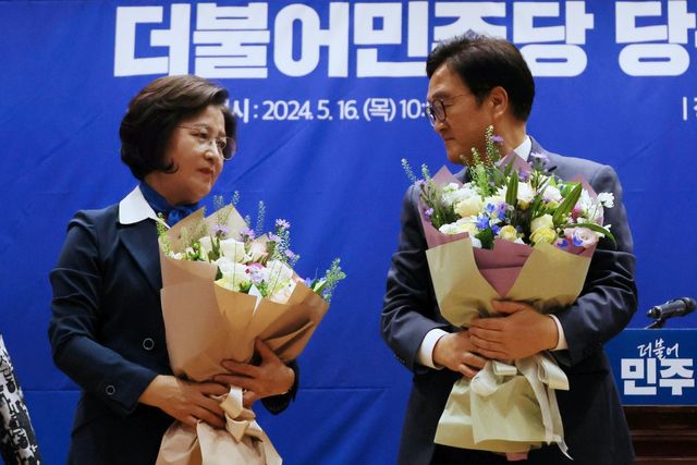 ▲추미애 의원(왼쪽), 우원식 의원(사진=연합뉴스)