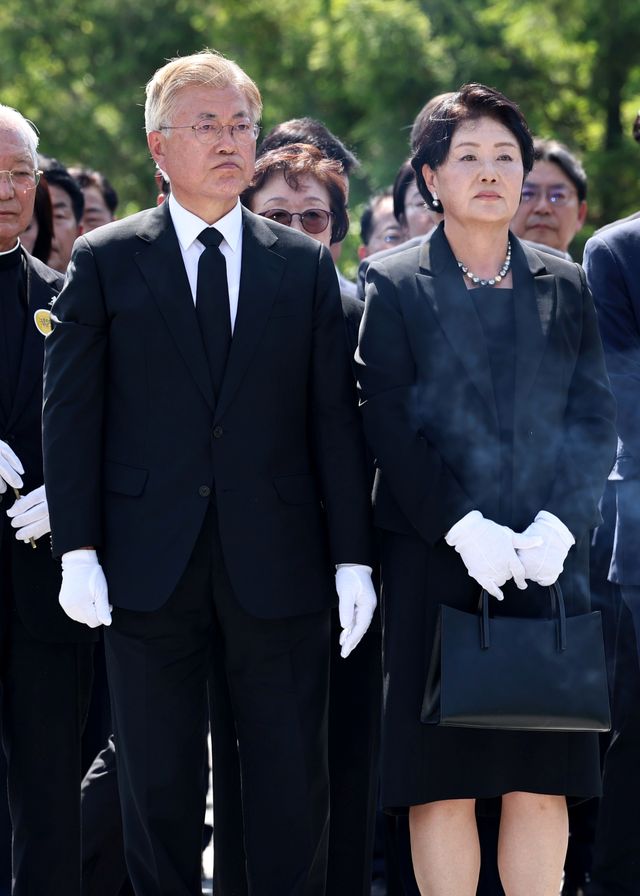 ▲문재인 전 대통령 부부(사진=연합뉴스)