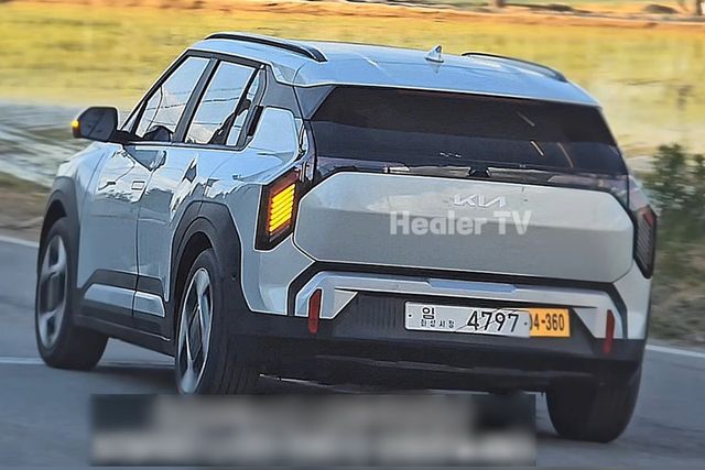 ▲국내에서 포착된 EV3(사진=유튜브'힐러 Healer TV')