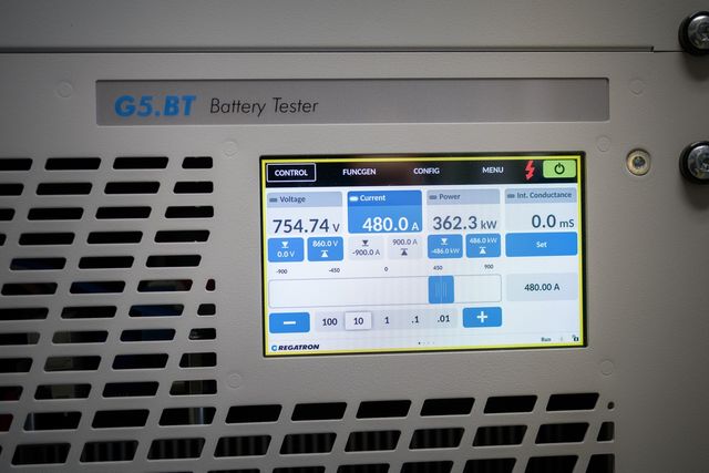 ▲폴스타 고속 충전 실험(사진=폴스타)