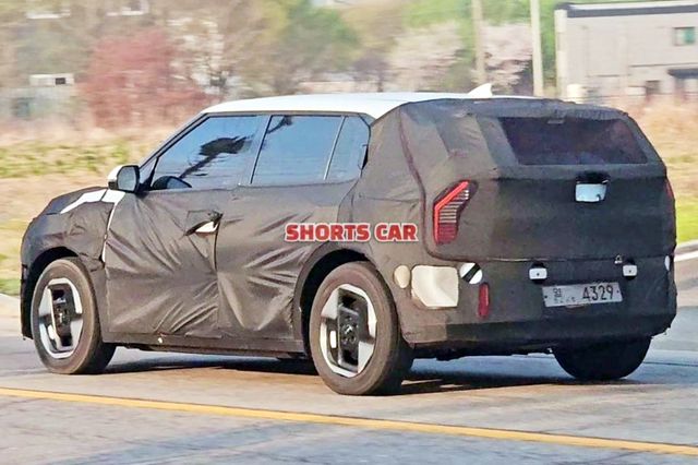 ▲기아 EV3 일반형 스파이샷(사진=인스타그램 'shorts_car')