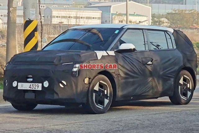 ▲기아 EV3 일반형 스파이샷(사진=인스타그램 'shorts_car')