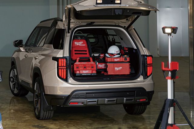 ▲KG모빌리티 토레스 EVX 밴(사진=KG모빌리티)