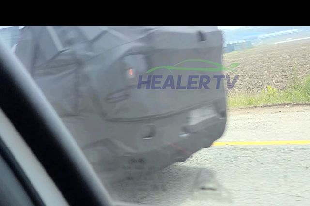 ▲현대 신형 넥쏘 테스트뮬 스파이샷(사진=유튜브 '힐러티비')