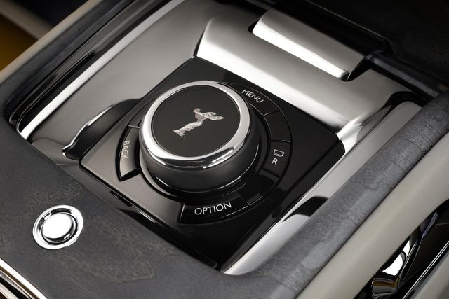 ▲롤스로이스 컬리넌 시리즈 II 실내(사진=롤스로이스)