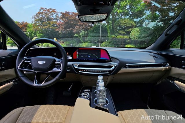 ▲캐딜락 리릭 1열 전경 (사진=오토트리뷴)