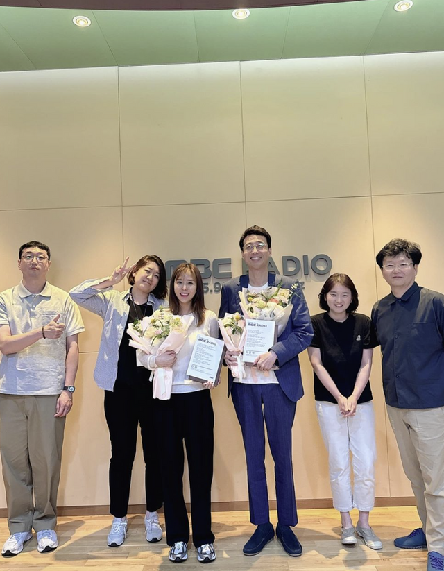 ▲제작진, 신지, 이윤석 (사진= 신지 SNS)