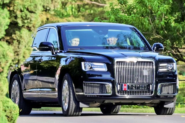 ▲김정은 북한 국무위원장과 푸틴 러시아 대통령이 함께 탄 아우루스 세나트(스푸트니크 제공, 연합뉴스 사진)