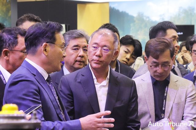 ▲2024 부산모빌리티쇼 현장을 방문한 정의선 현대차그룹 회장(사진=최현진 기자)
