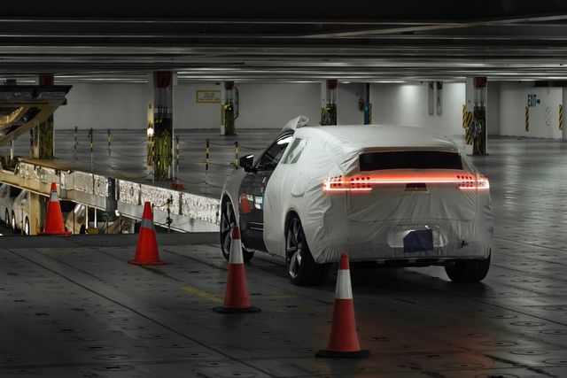 ▲하역 대기중인 폴스타 신차(사진=폴스타)