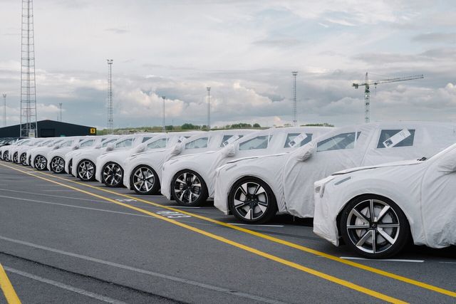 ▲하역 대기중인 폴스타 신차(사진=폴스타)