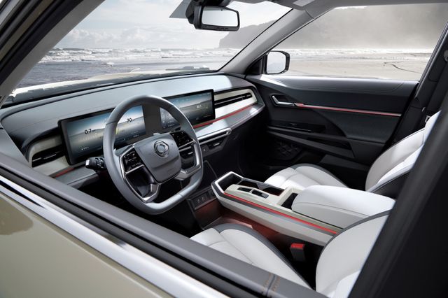 ▲KG모빌리티 토레스(사진=KG모빌리티)