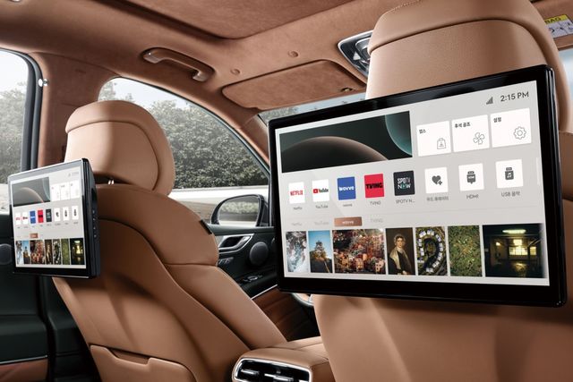 ▲GV80의 후석 엔터테인먼트 시스템(사진=제네시스)