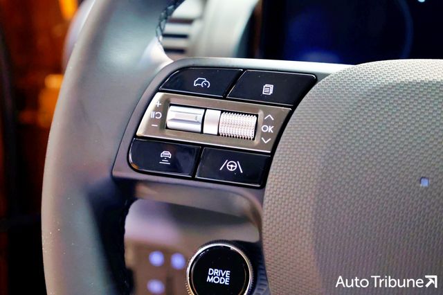 ▲현대 캐스퍼 일렉트릭 스티어링 휠 스포크에 있는 운전자 보조 시스템 조작 버튼(사진=김동민 기자)