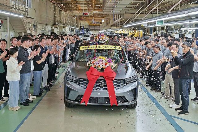 ▲르노 그랑 콜레오스 부산공장 1호차 생산 기념식(사진=르노코리아)
