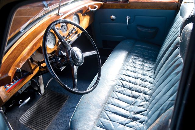 ▲롤스로이스 실버 클라우드(사진=롤스로이스)