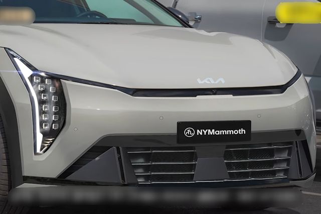 ▲기아 EV4 전면부 예상도(사진=유튜브 '뉴욕맘모스')