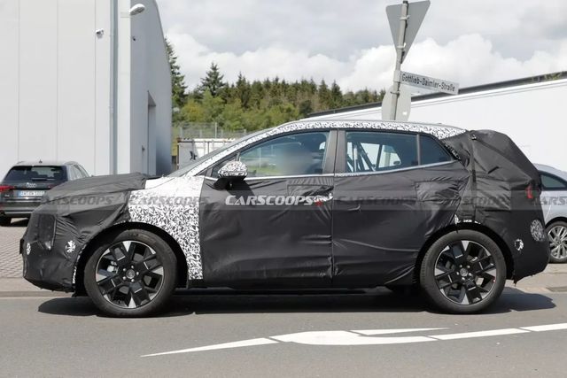 ▲기아 스포티지 부분 변경 모델 스파이샷(사진=Carscoops)